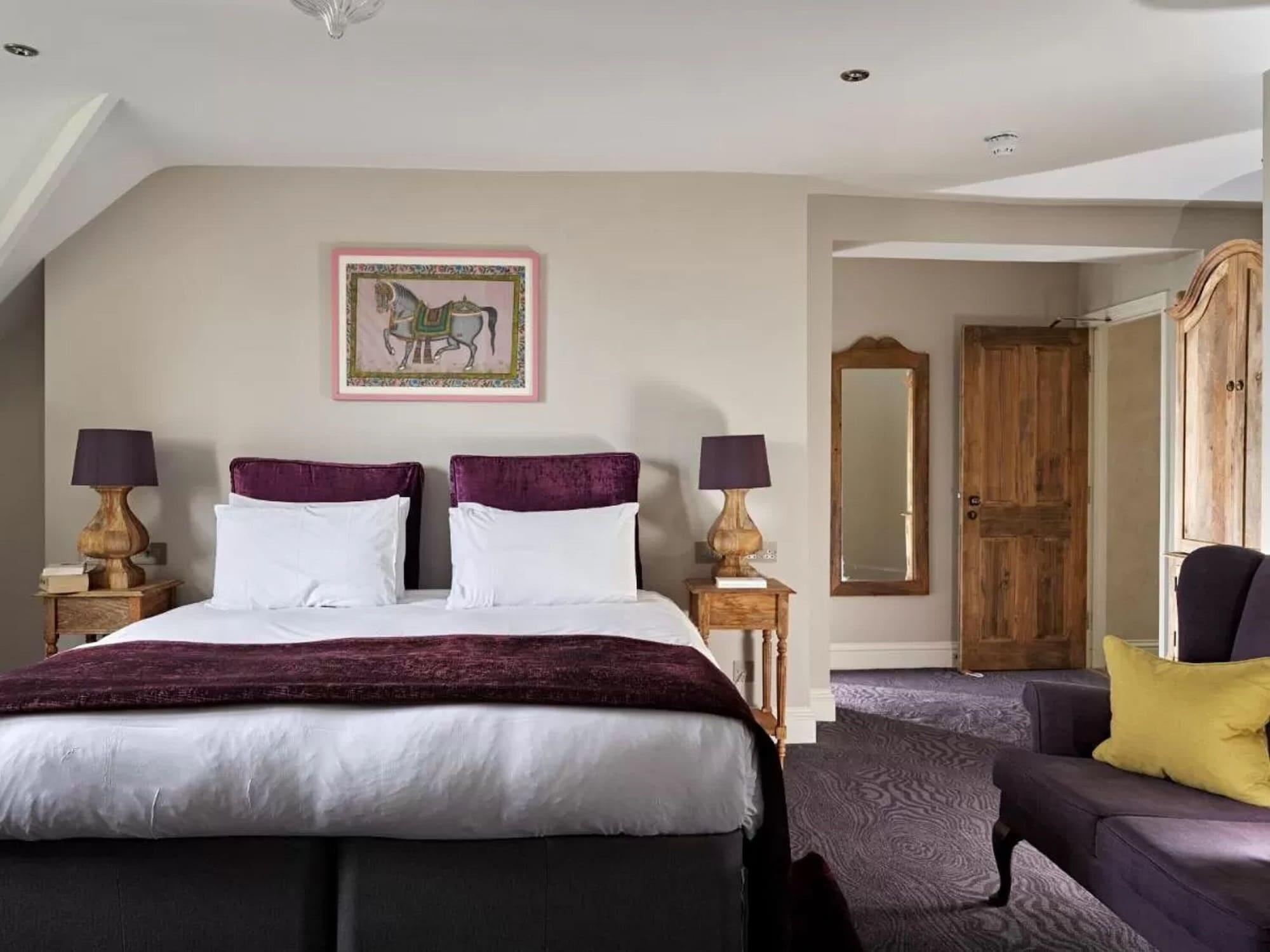 Cotswold Grange Cheltenham Exterior foto A bedroom at The Old parsonage