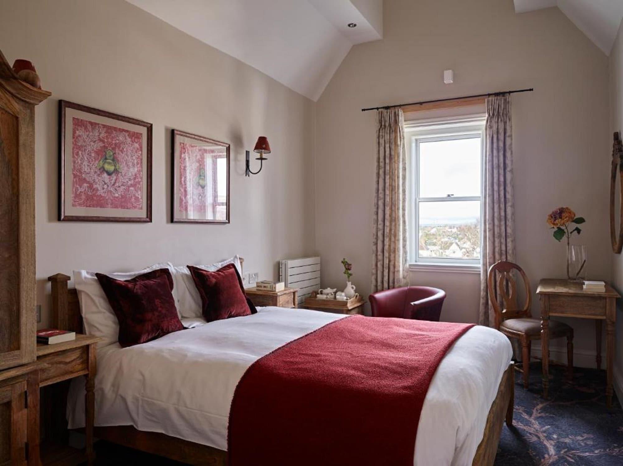 Cotswold Grange Cheltenham Exterior foto A bedroom at the hotel