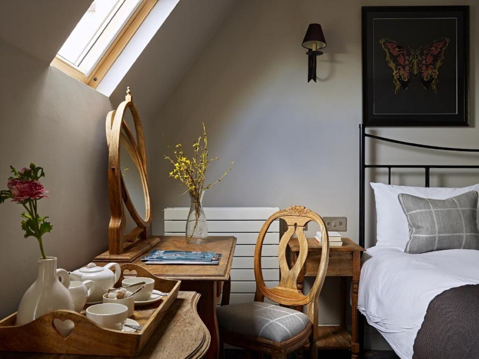 Cotswold Grange Cheltenham Exterior foto A room at The Old Inn