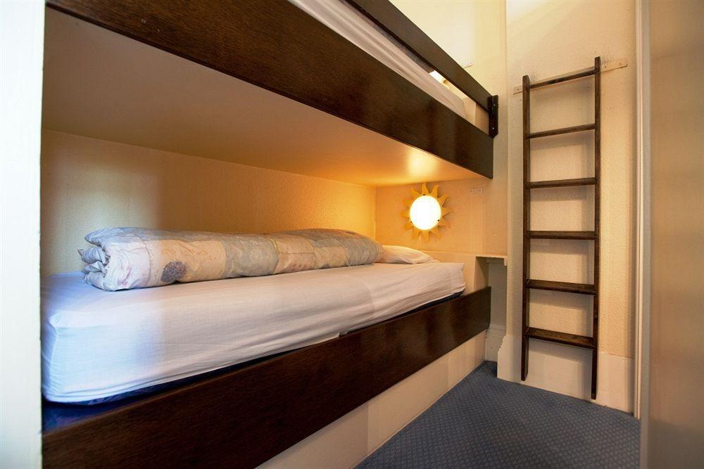 Cotswold Grange Cheltenham Exterior foto A bunk bed